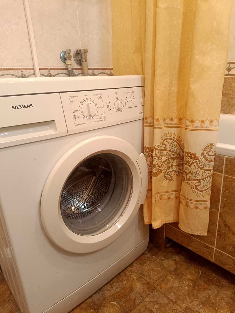1877504455093384