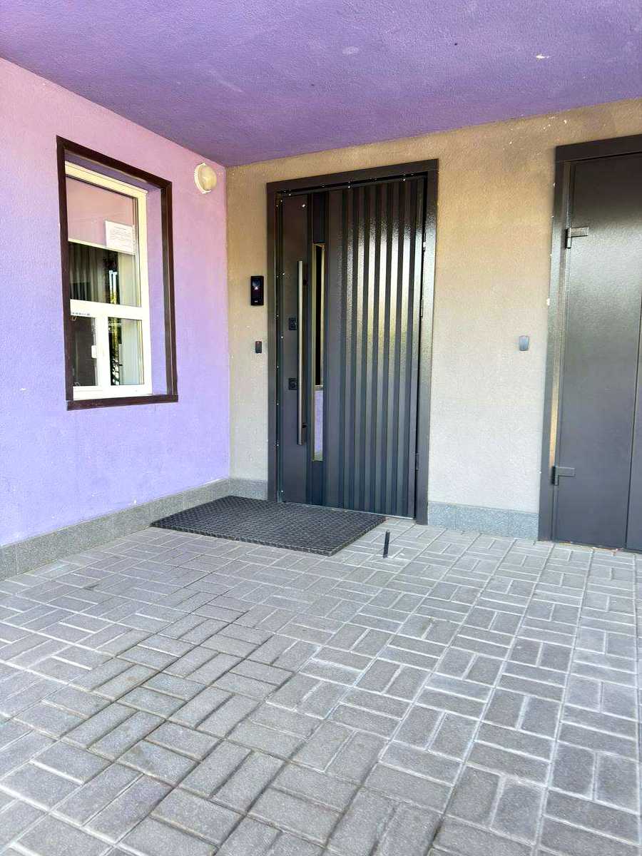 1877511566406112