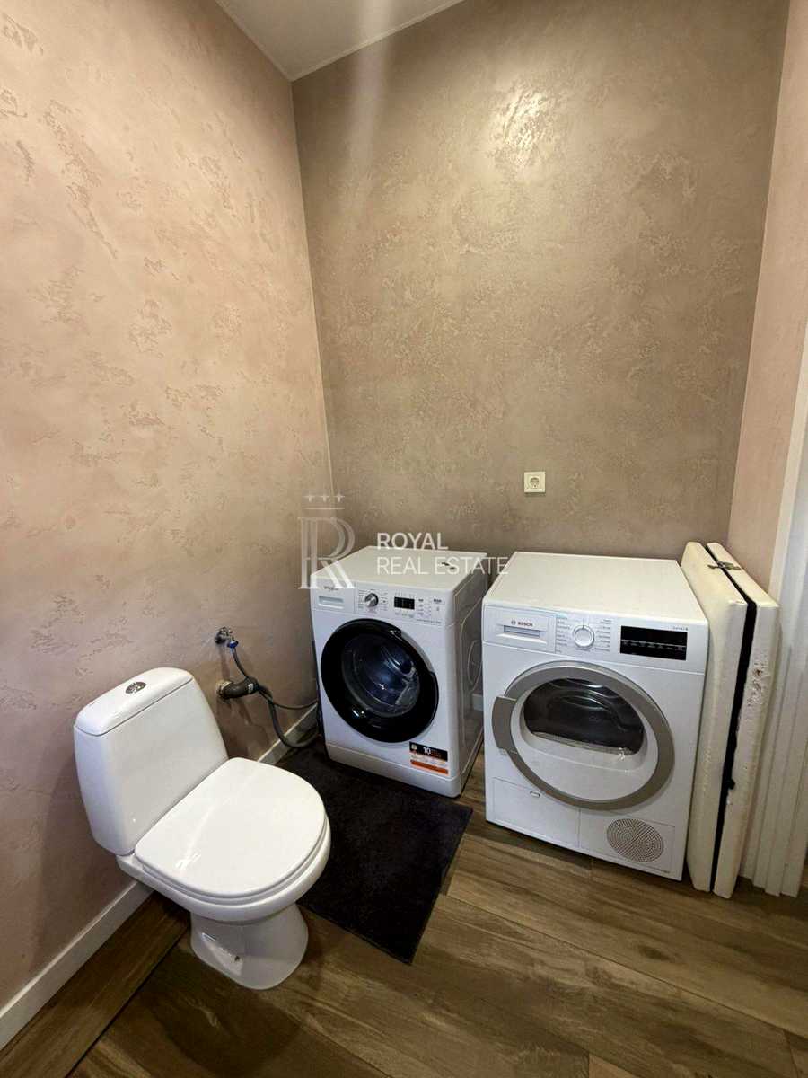 1877516581280167