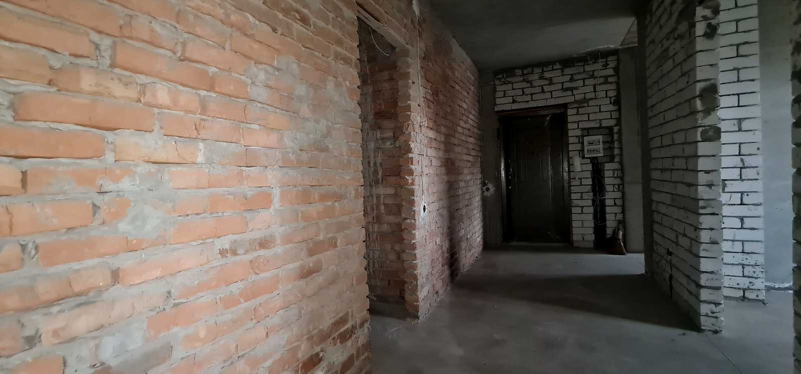 1877521700702368