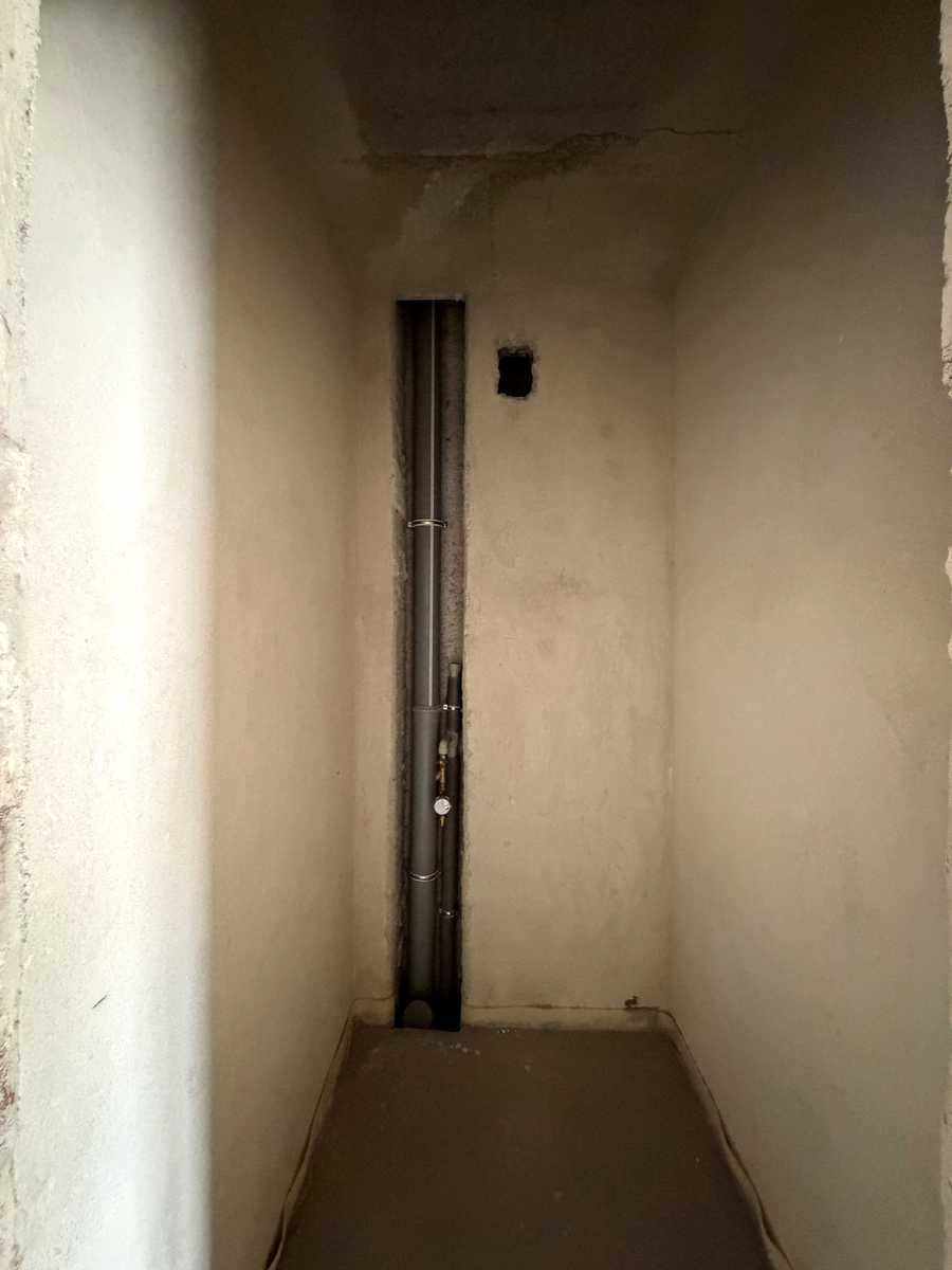 1877547433718301