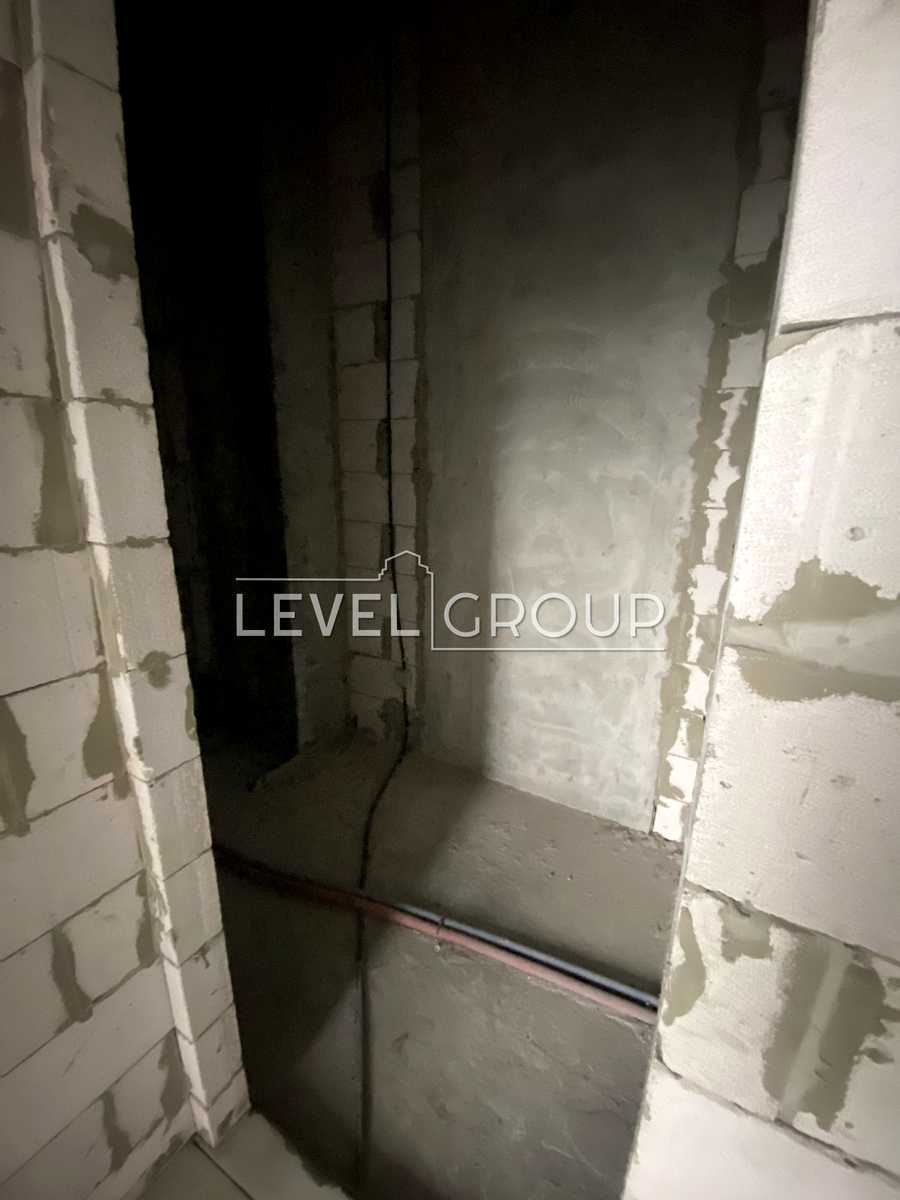1877561417838323