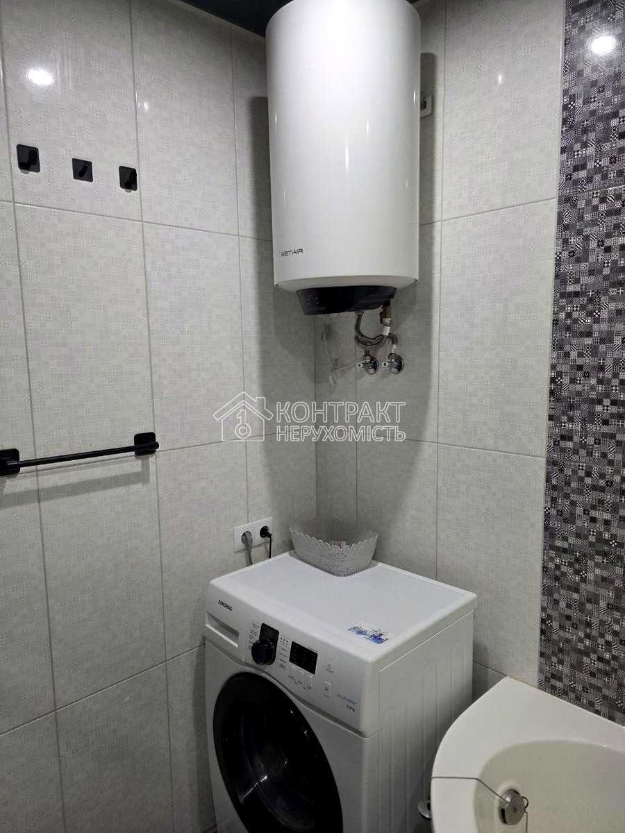 1877561976696293