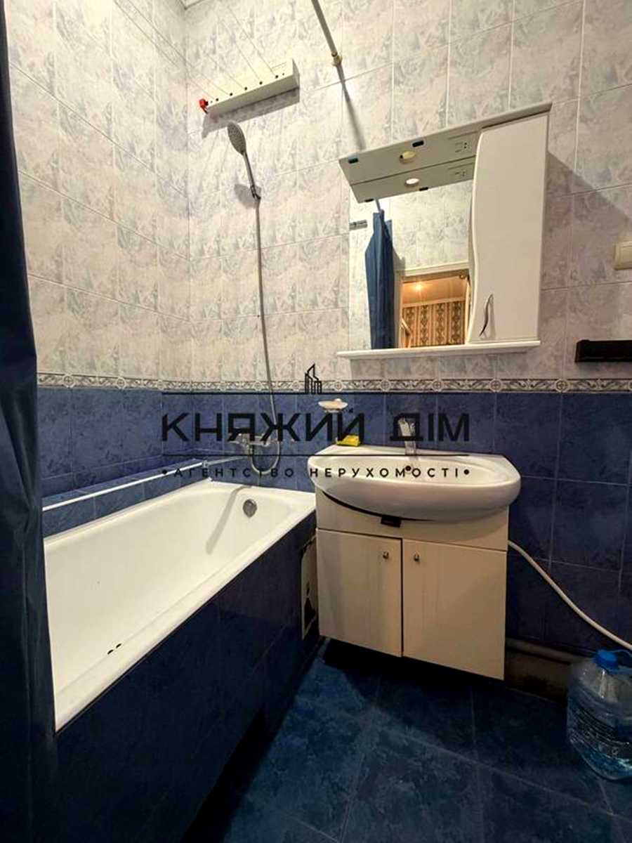 1877562381105916