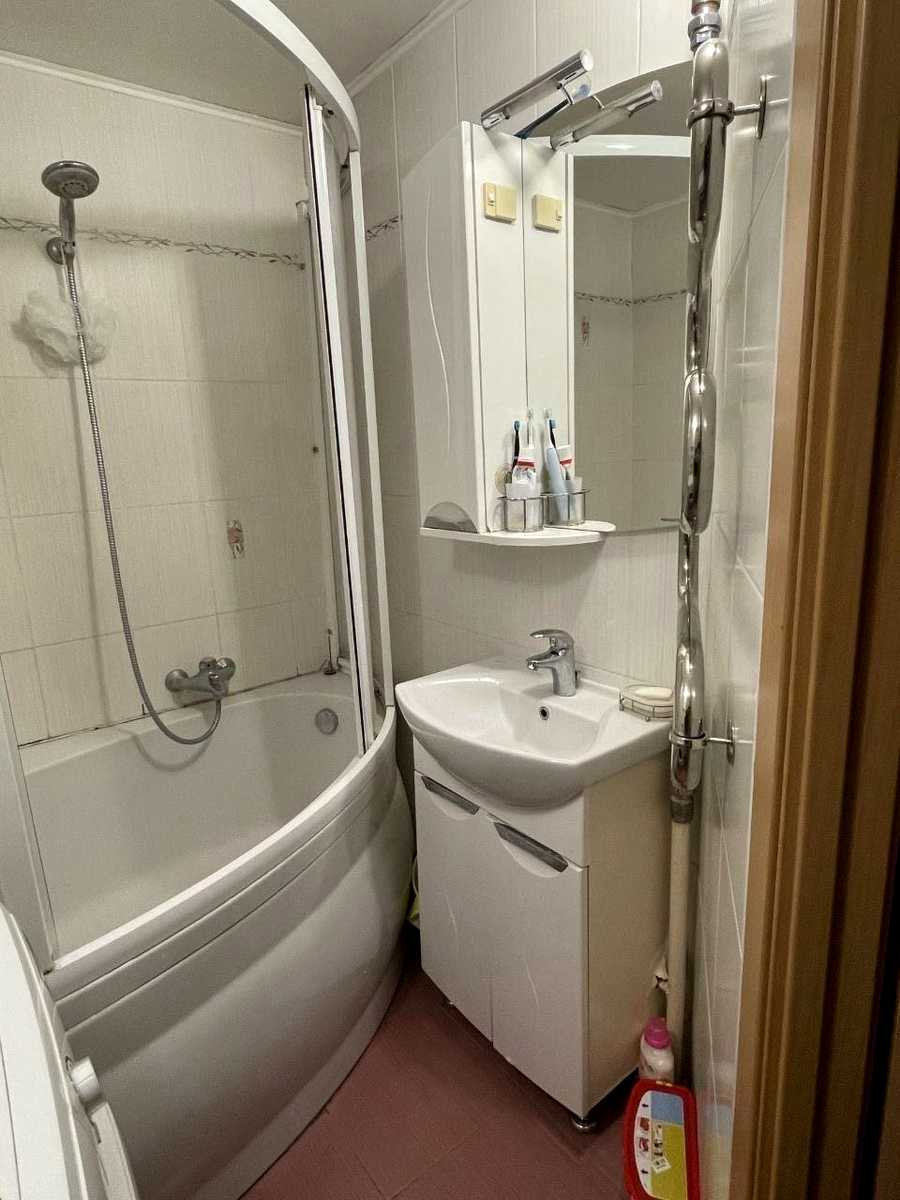 1877564510876877