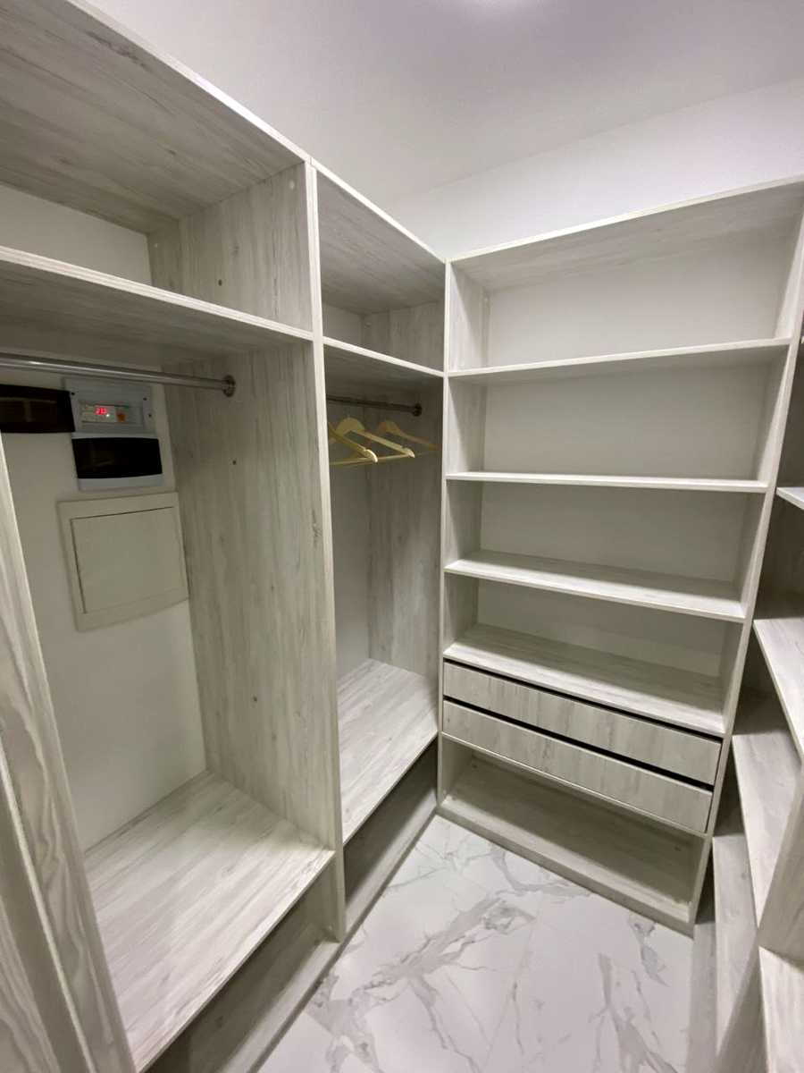 1877564800046497