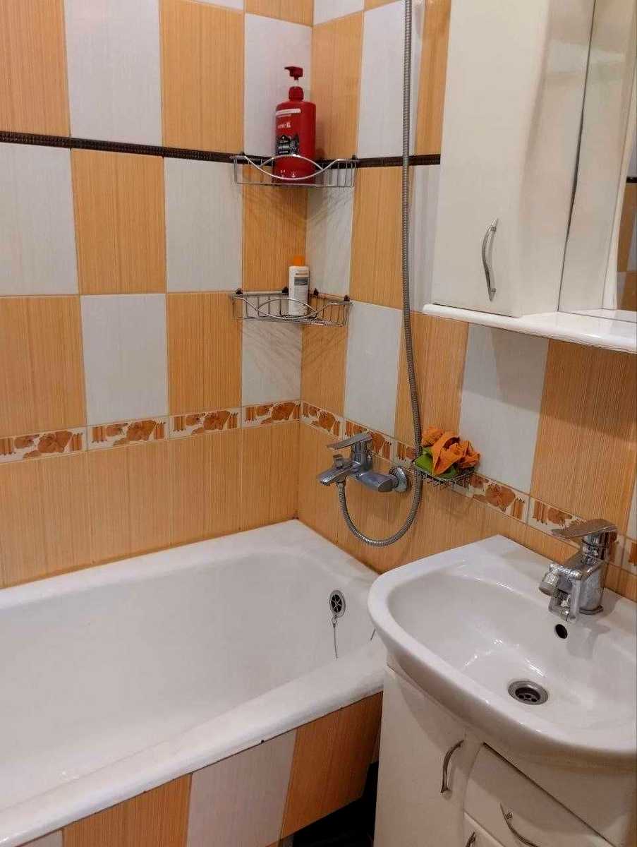 1877567210294608