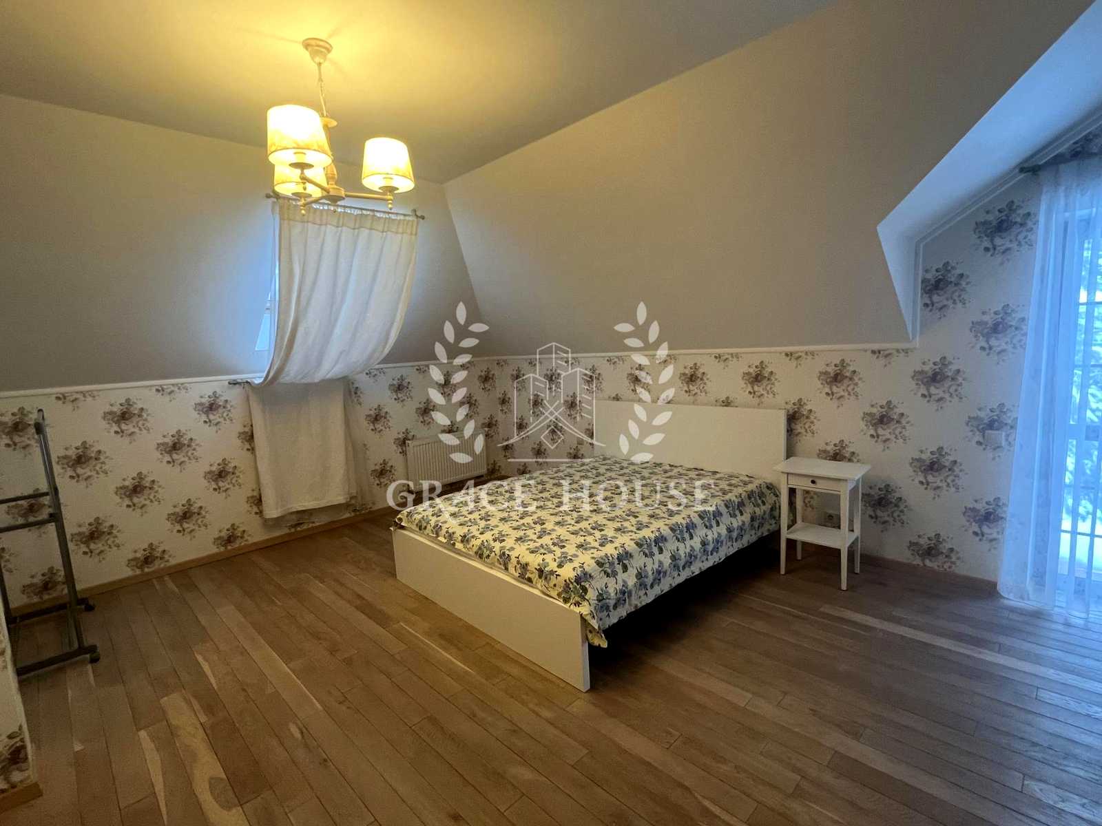 1877567574817735