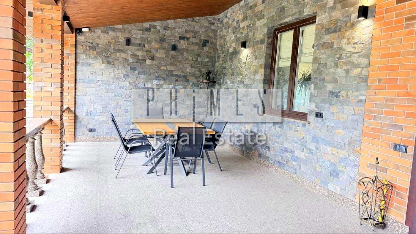 1877568805915868