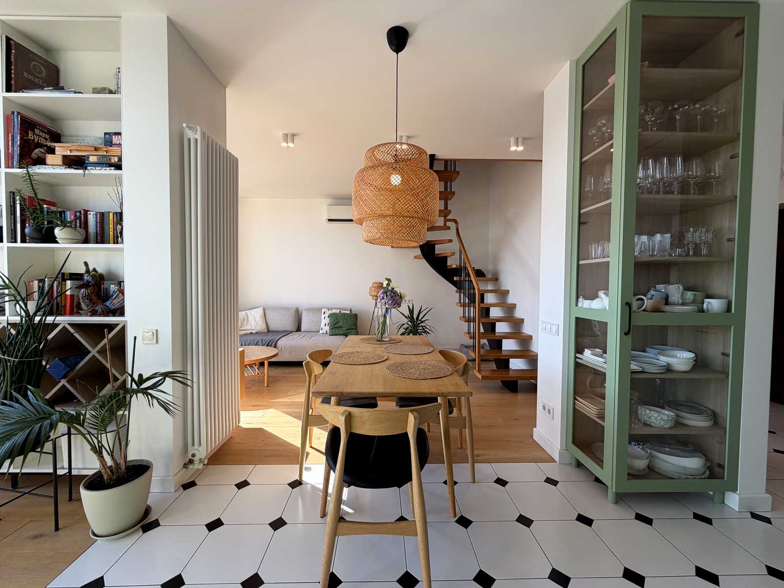 1877568888168721
