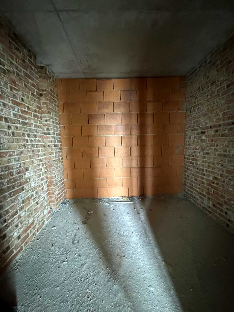 1877569288151887