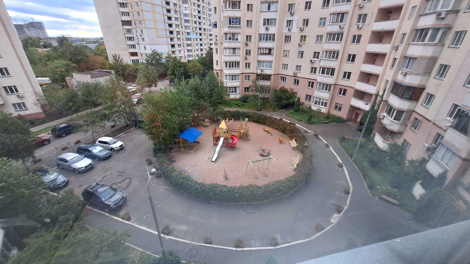 1877569390997476