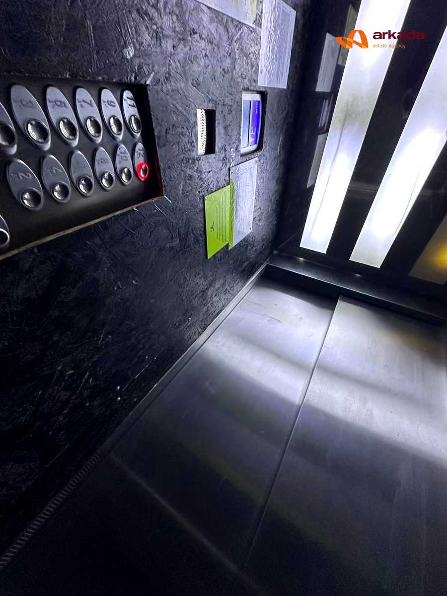1877570029093898