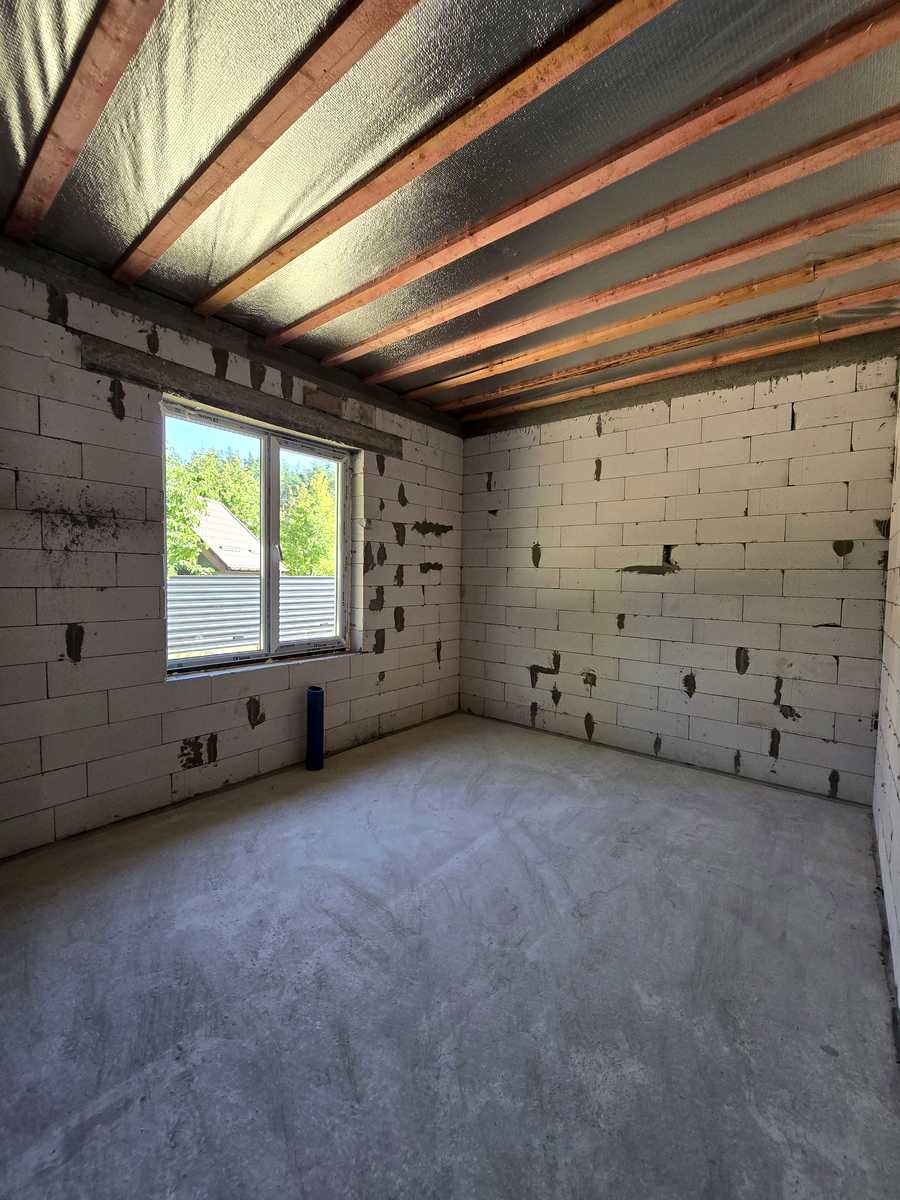 1877570142011202