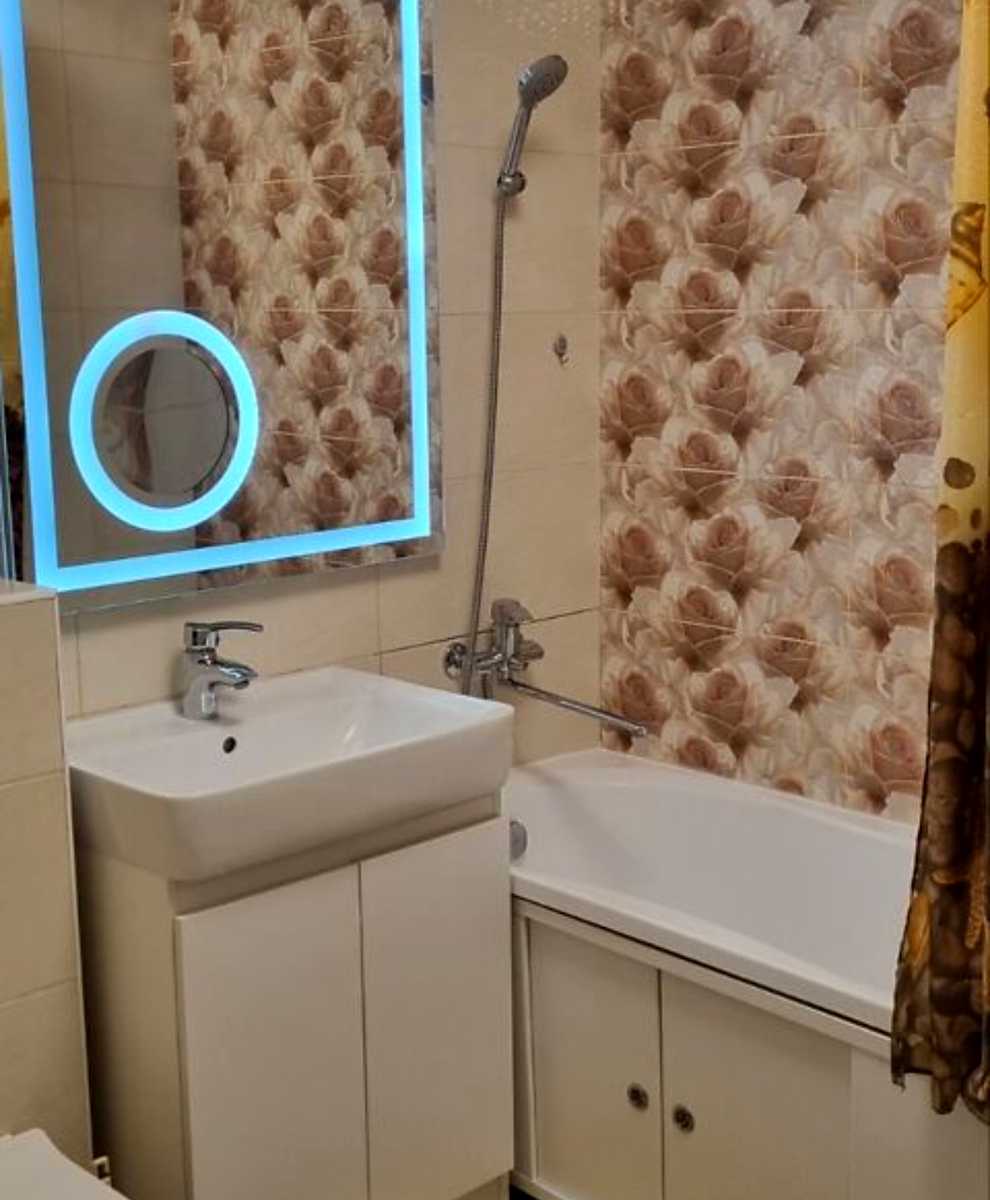 1877571270732573