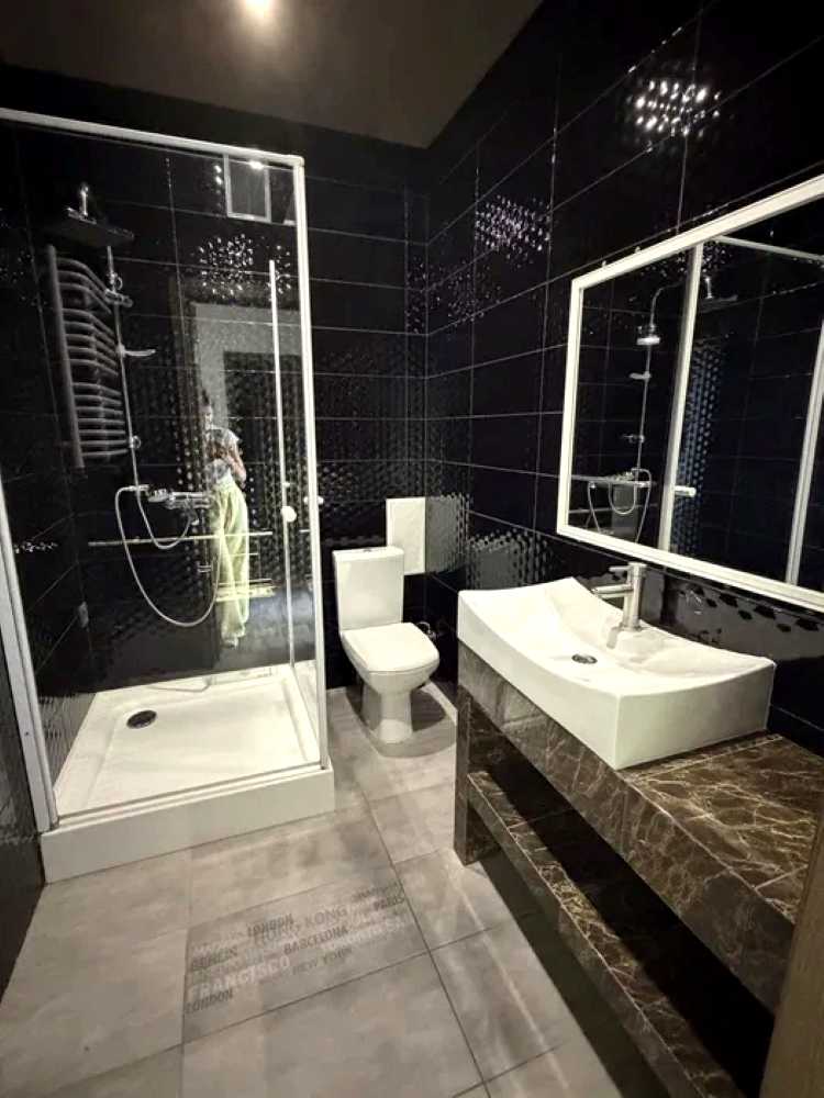 1877571746149012