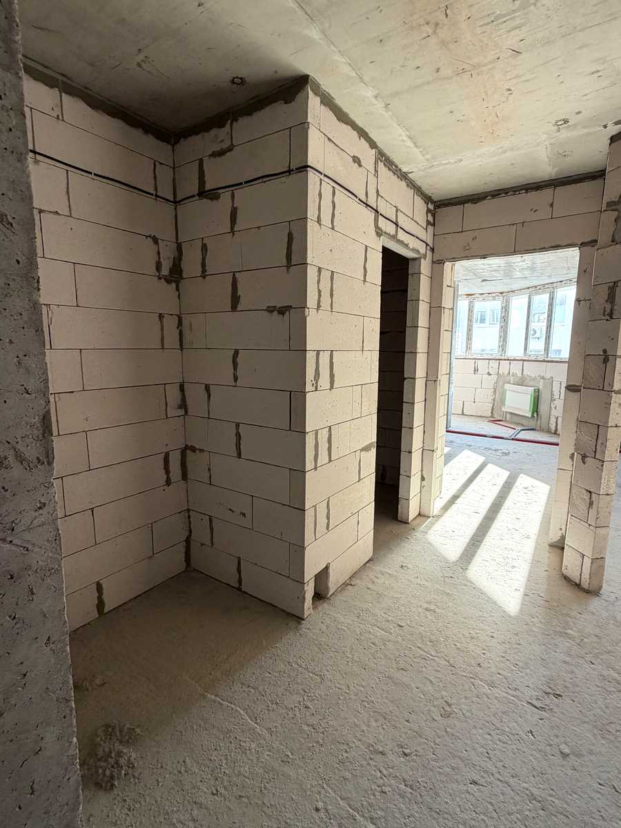 1877572875610203