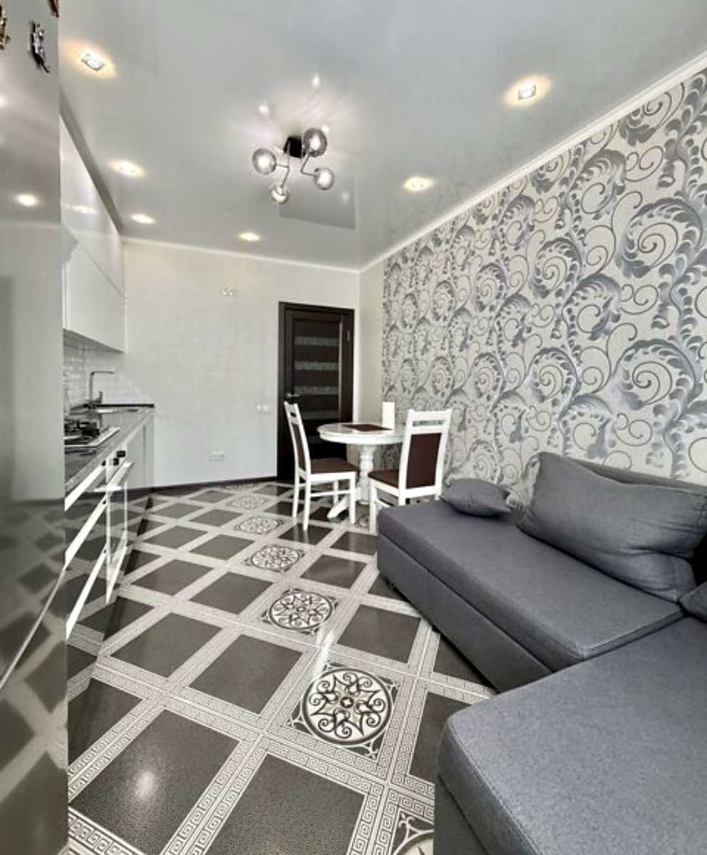 1877575636426296