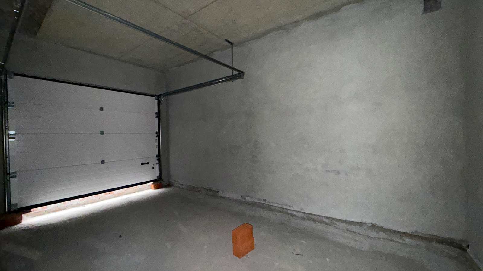 1877577103934879