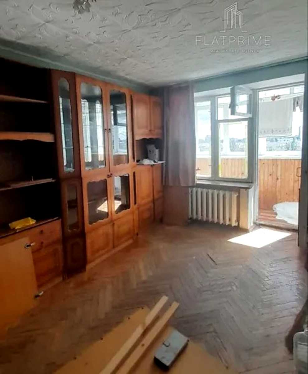 1877577476559881
