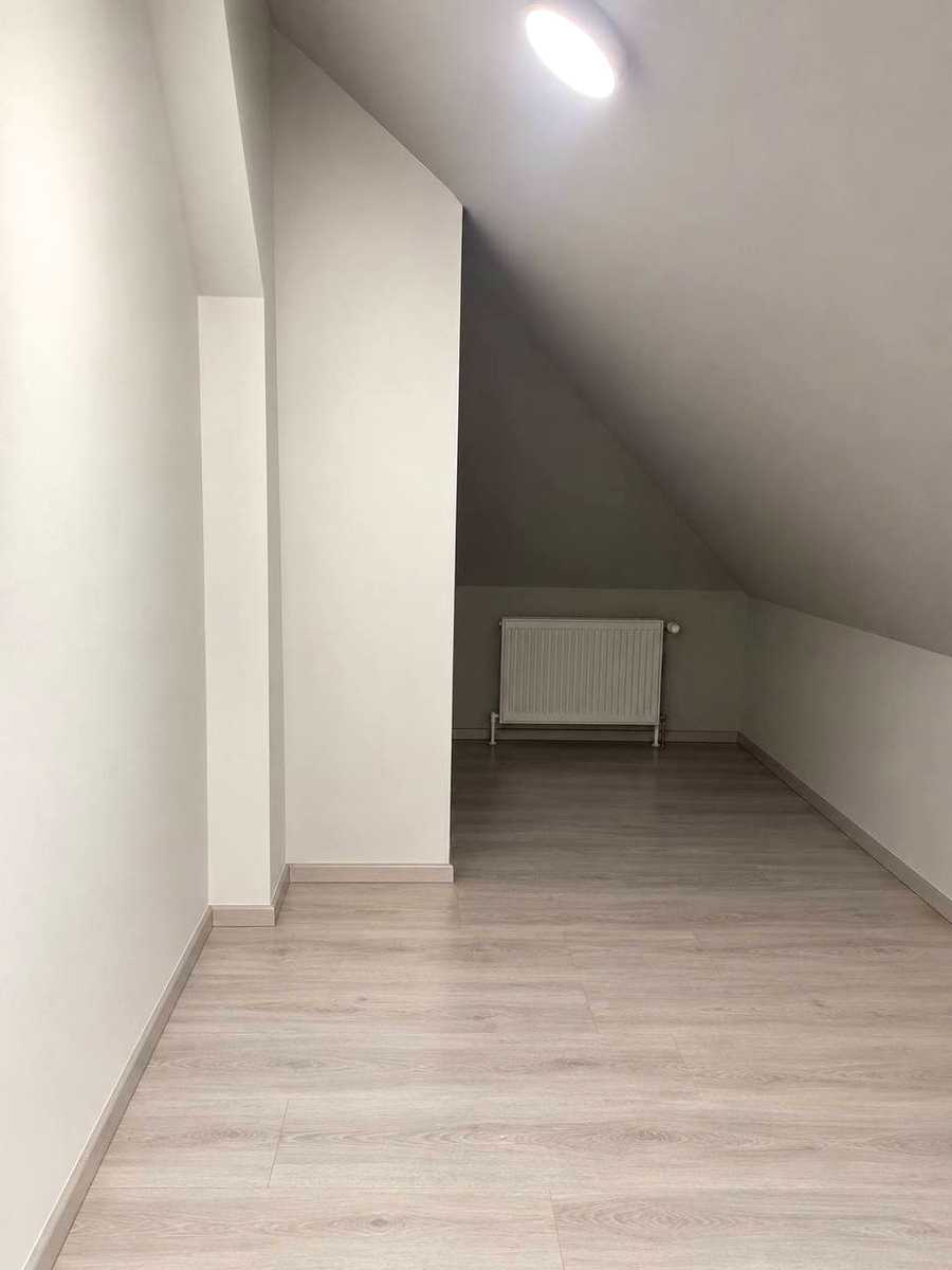 1877579395391259