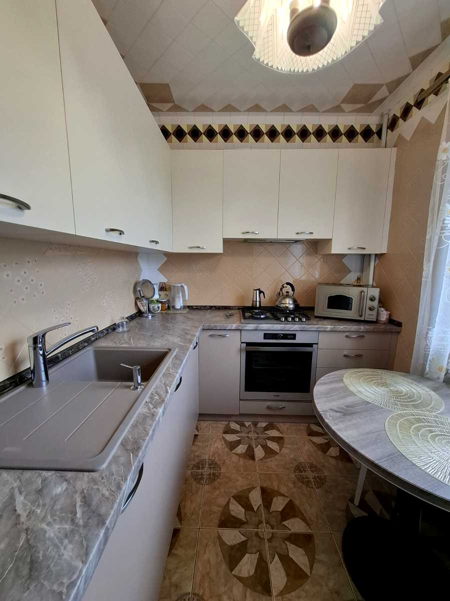 1877579952374384
