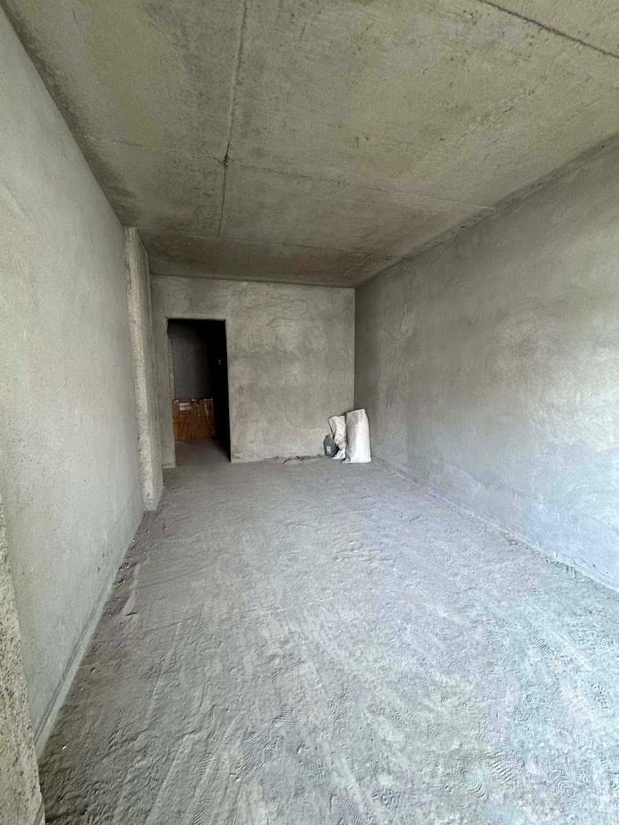 1877581668935921