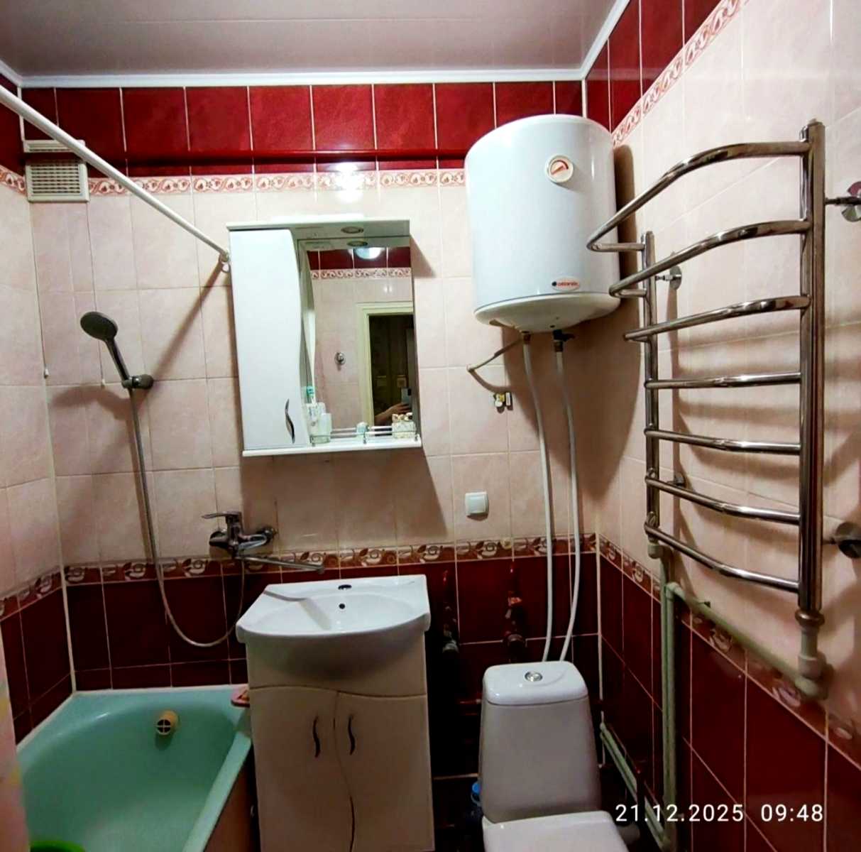 1877581768529328