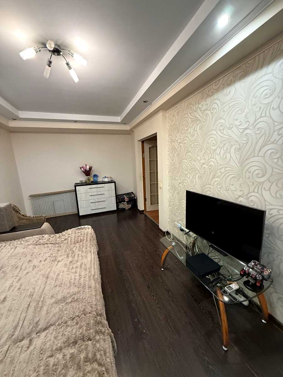1877584979525982