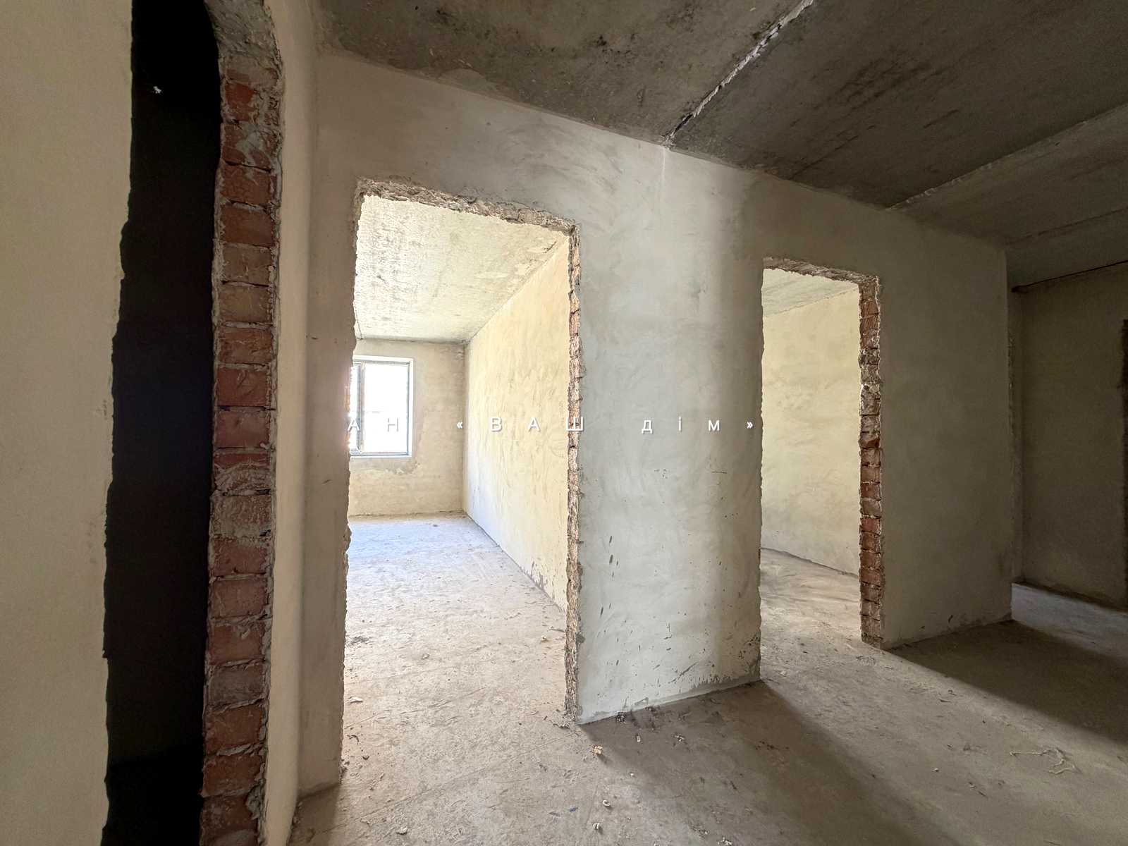 1877585287043623