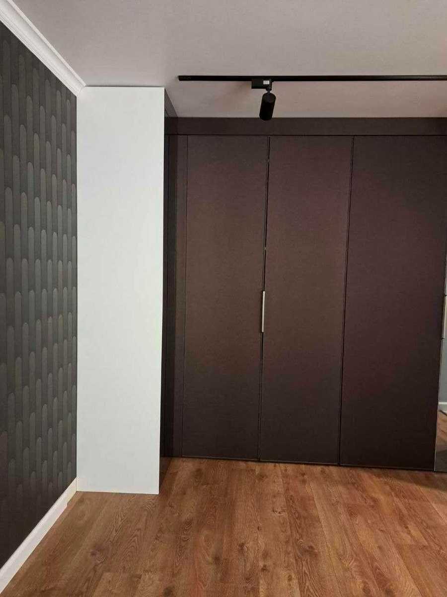 1877586370873499