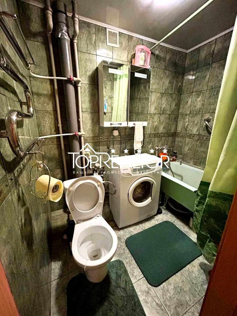 1877586570574872