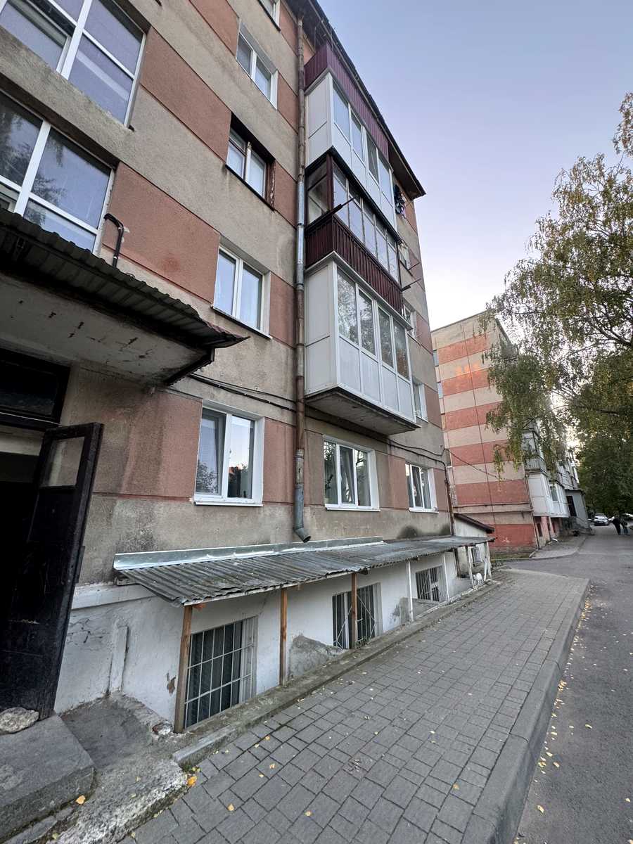 1877593415589251