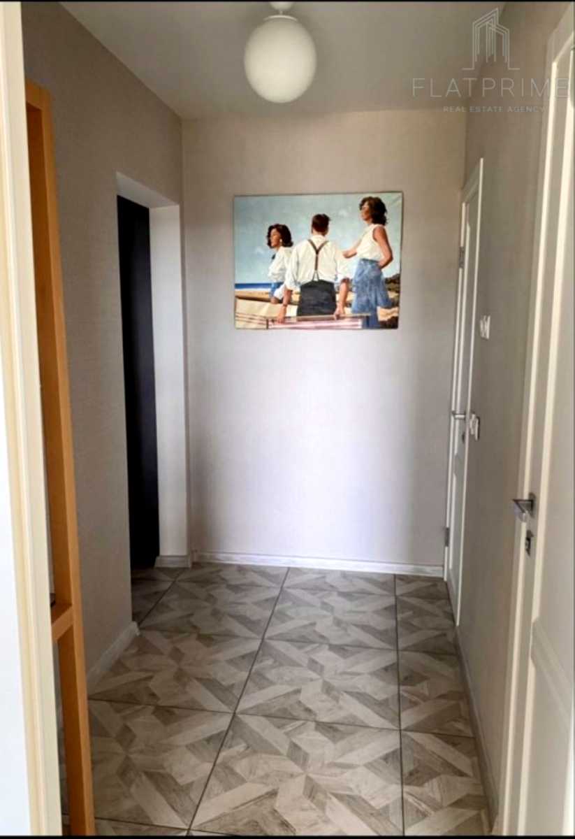 1877593610903617