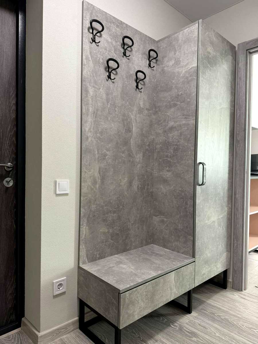 1877605652285969