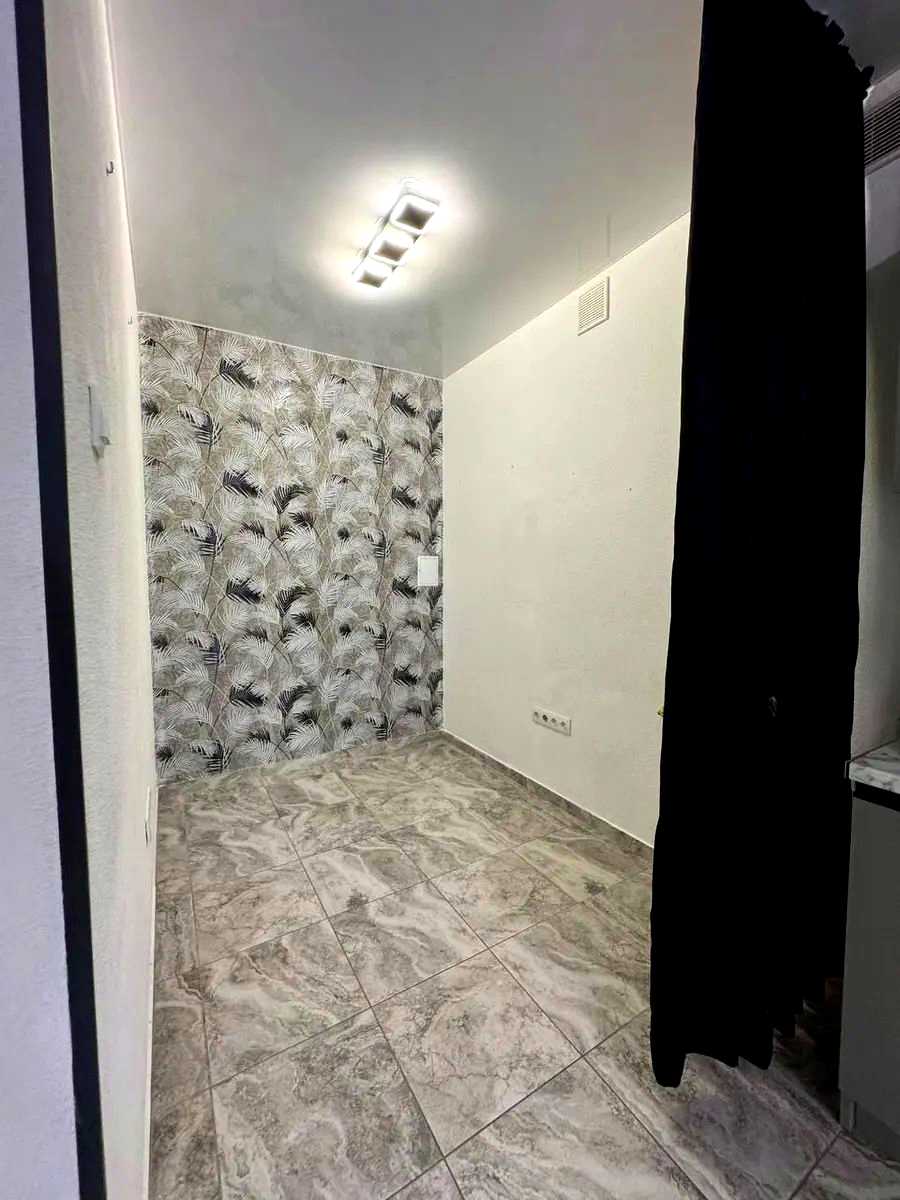 1877608779944861
