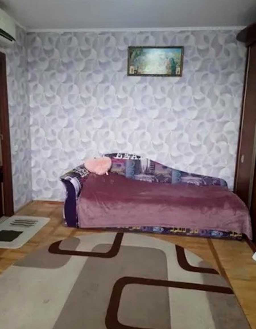 1877643561835096