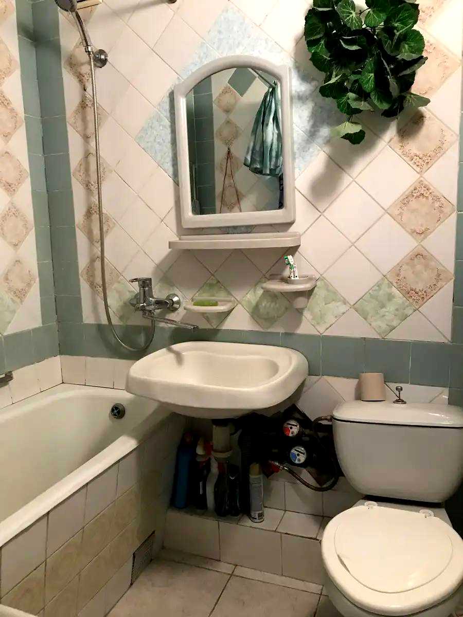 1877648857449544