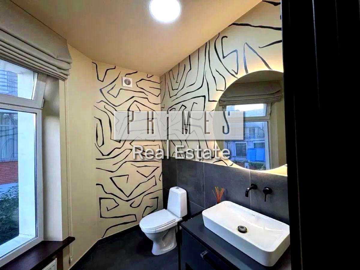 1877649662309562