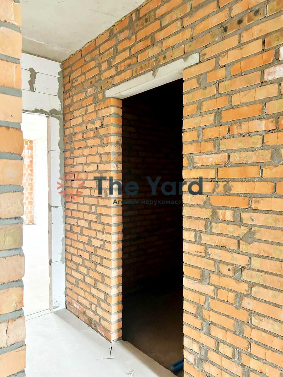 1877652758642301