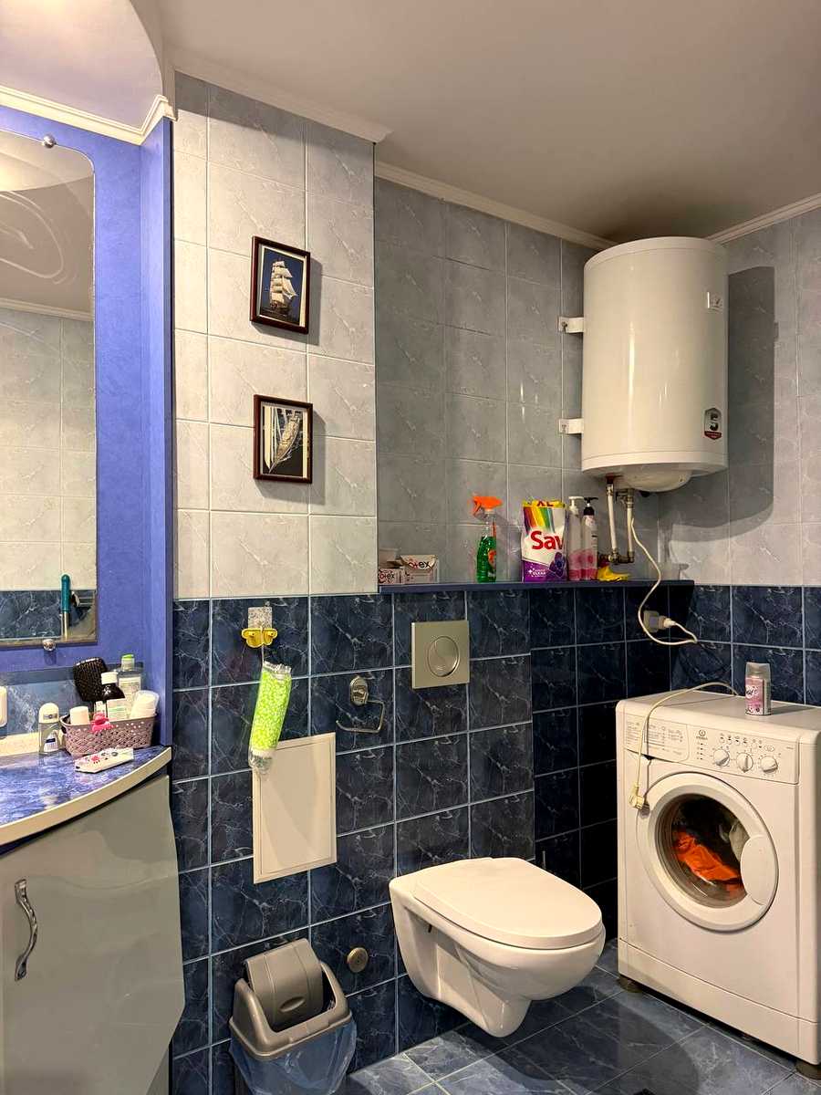 1877653640651421