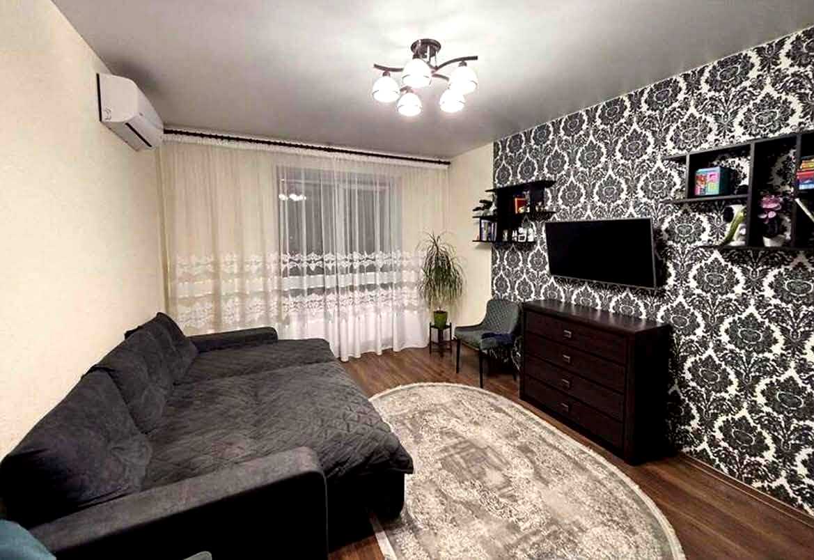 1877653836650200