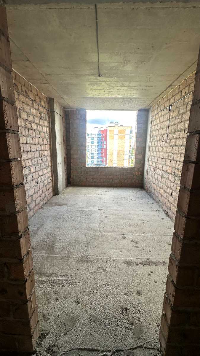 1877656032085924