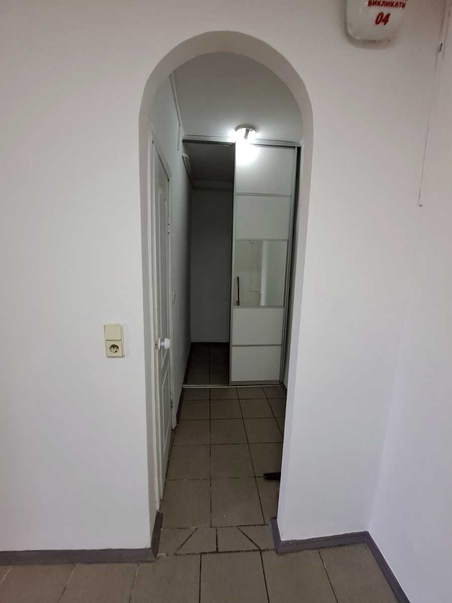 1877656551918211