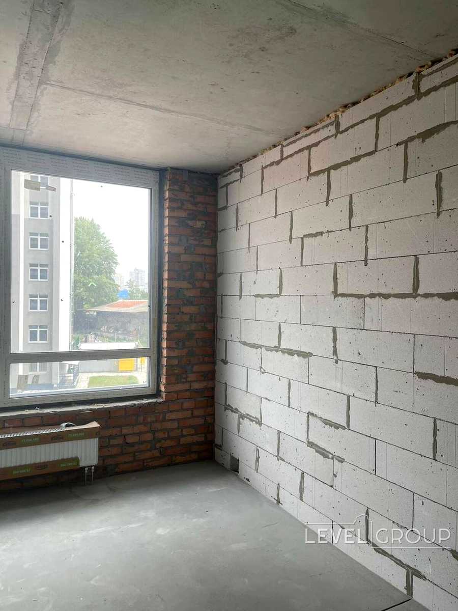 1877657053903854