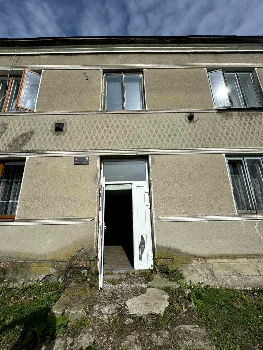 1877657217403459