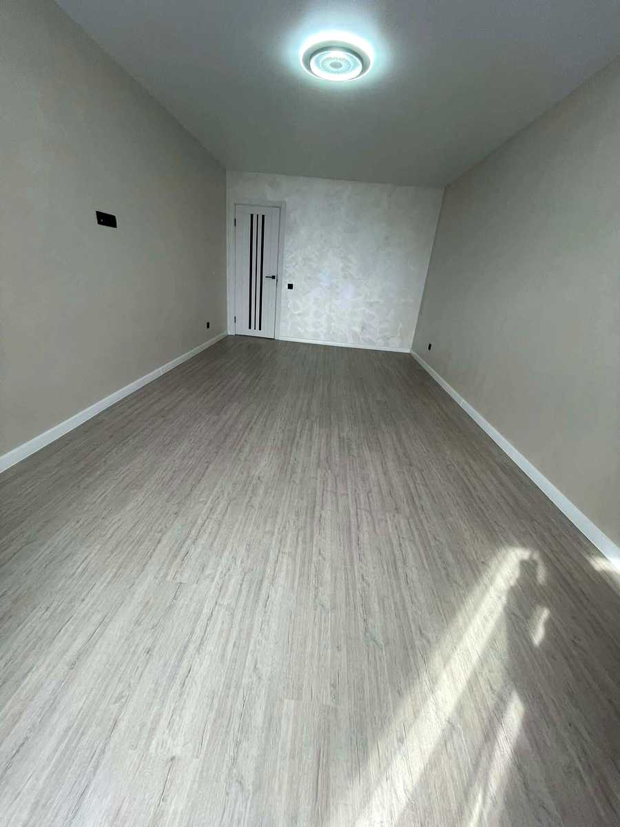1877657385704513