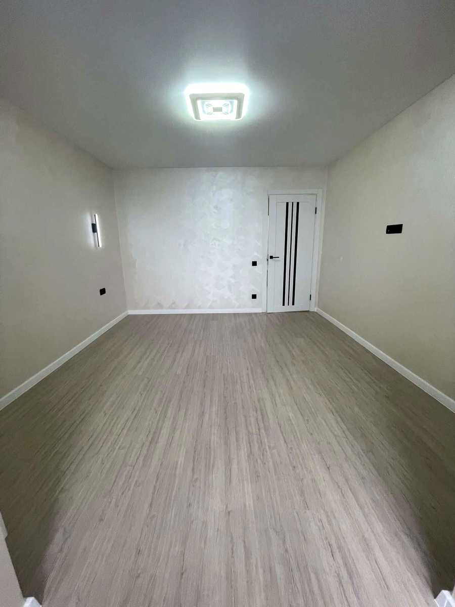 1877657386604960