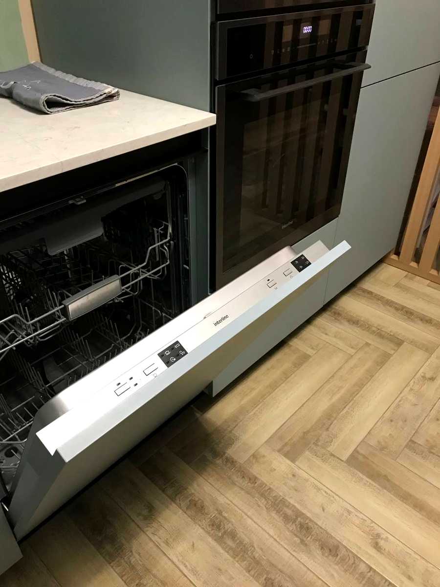1877658905069408