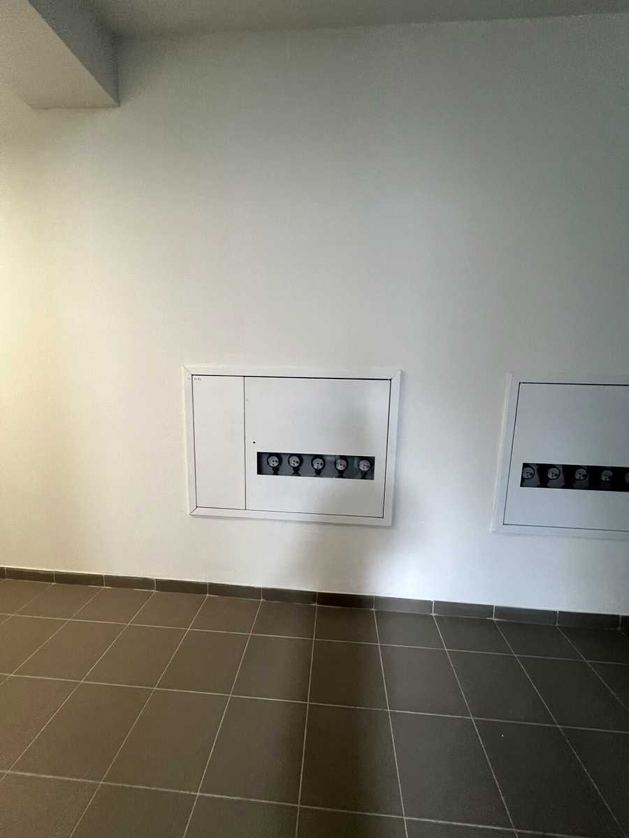 1877659536007884